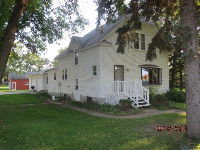 409 E 1st St Colton, SD 57018