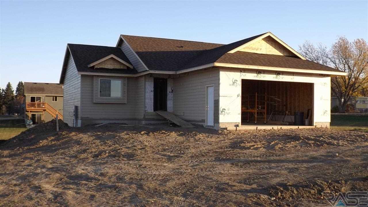 102 Lynx St Valley Springs, SD 57068