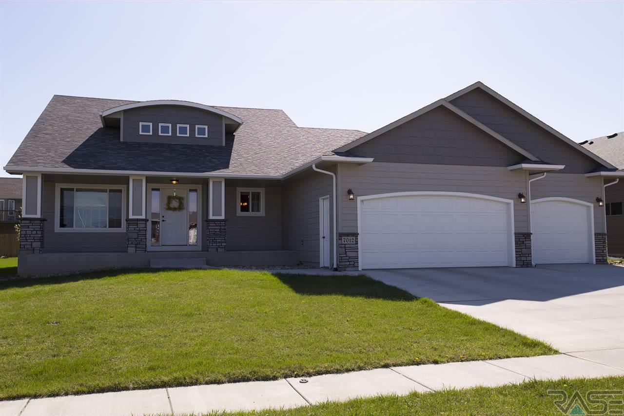 7012 S Trailsedge Cir Sioux Falls, SD 57108