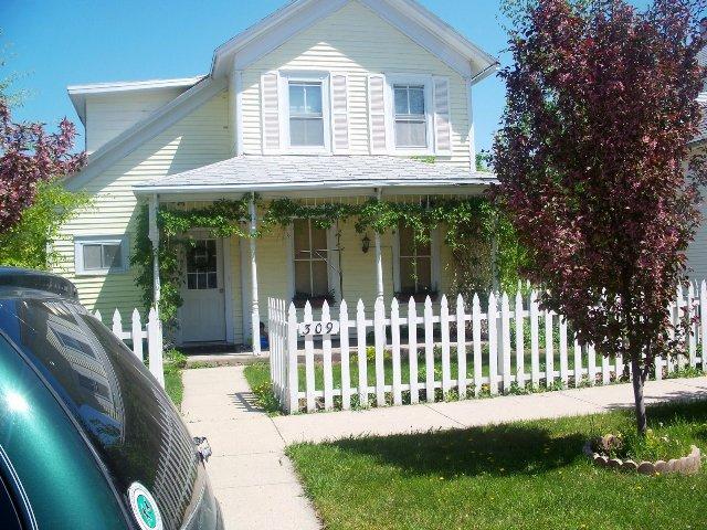 309 E 2nd St Redfield, SD 57469