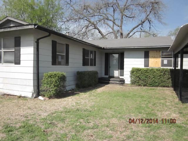 402 N Hughes Street N Howe, TX 75459