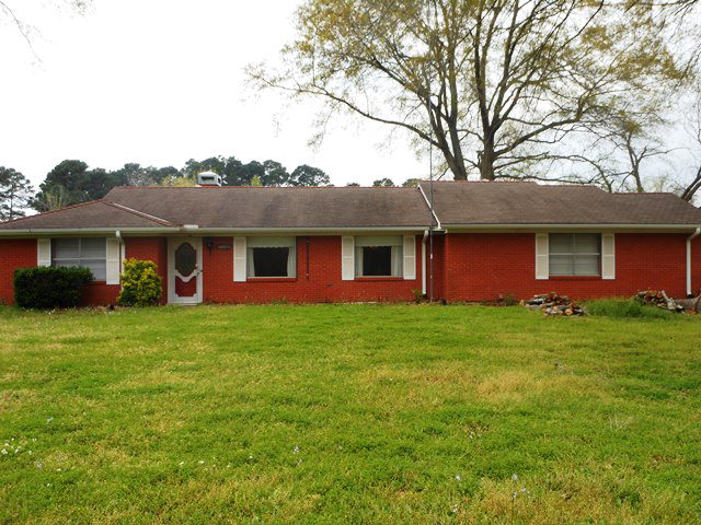 405 S. West 3rd Street Mount Enterprise, TX 75681