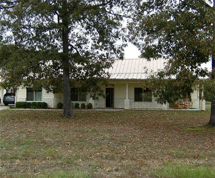 2715 FM 352 Corrigan, TX 75939