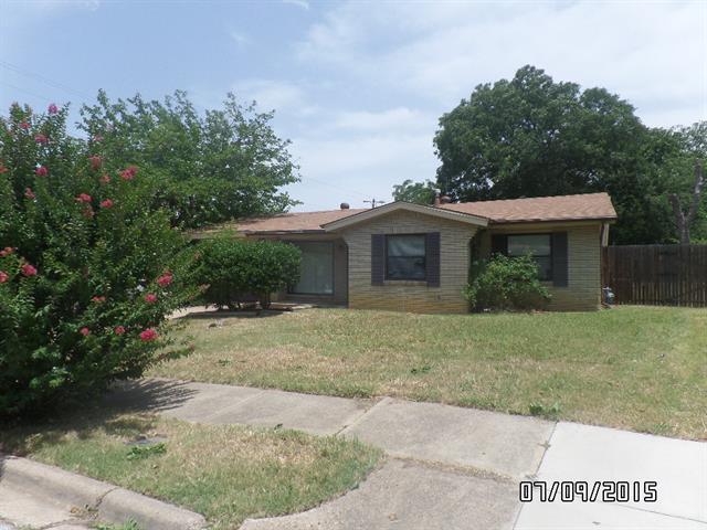 2416 Brookshire St Arlington, TX 76010