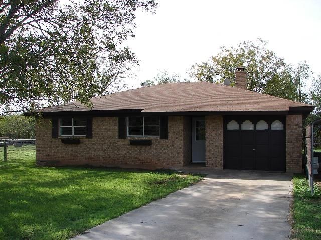 306 7th Street Blanket, TX 76432