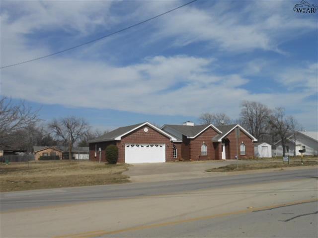 1010 W Belknap Jacksboro, TX 76458