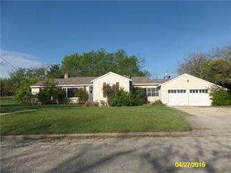 715 S Avenue J Clifton, TX 76634
