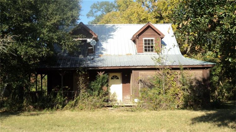 109 E. BEAUMONT ST Onalaska, TX 77360