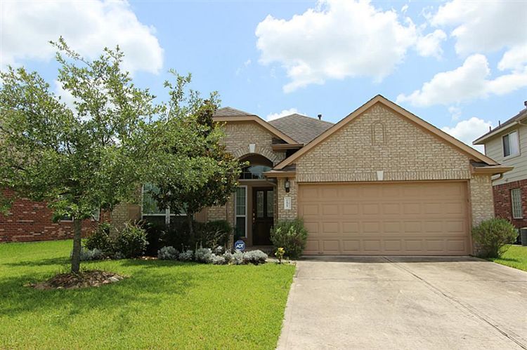 5111 Rainier St Pasadena, TX 77504