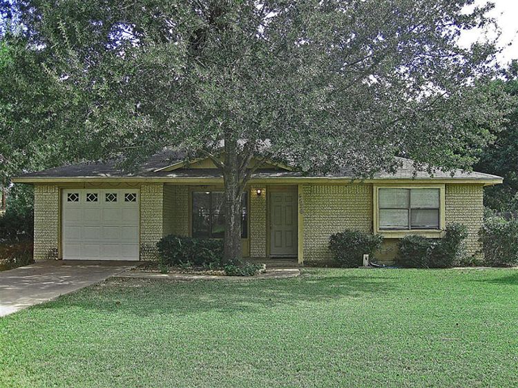 4526 Woodbend Bryan, TX 77803