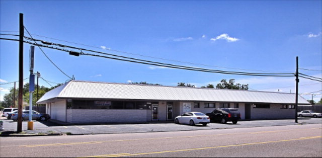 2010 N Navarro Victoria, TX 77901