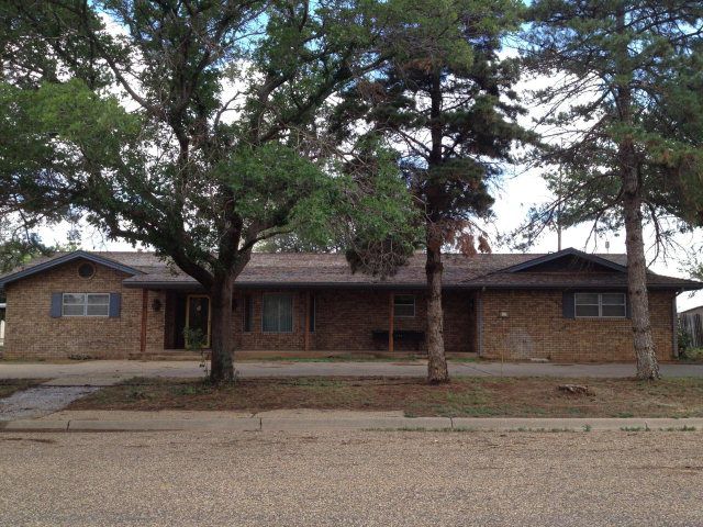 602 East 8th St Anton, TX 79313