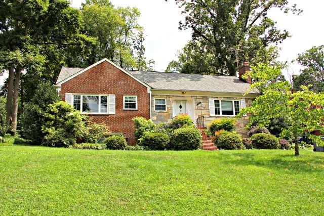 3109 Shadeland Dr Falls Church, VA 22044