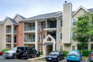 3310 Wyndham Cir #312 Alexandria, VA 22302