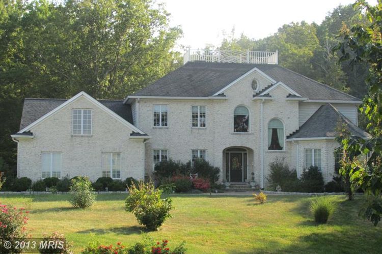 608 WINDWARD WATCH LN Saluda, VA 23149