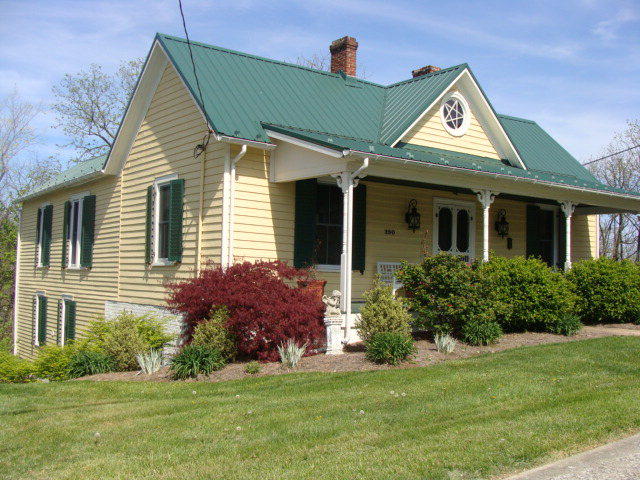 390 4th St Wytheville, VA 24382