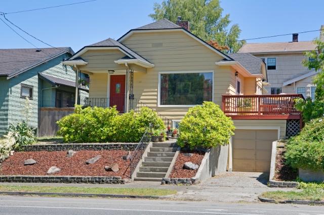 5206 Green Lake Way N Seattle, WA 98103