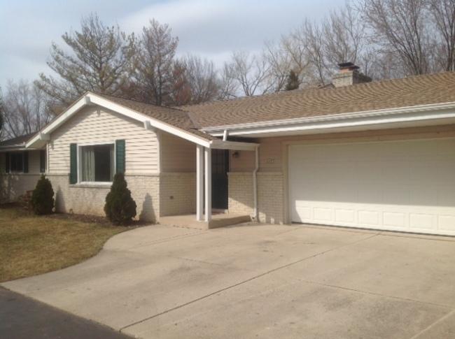 8402 W Hillview Dr Mequon, WI 53097