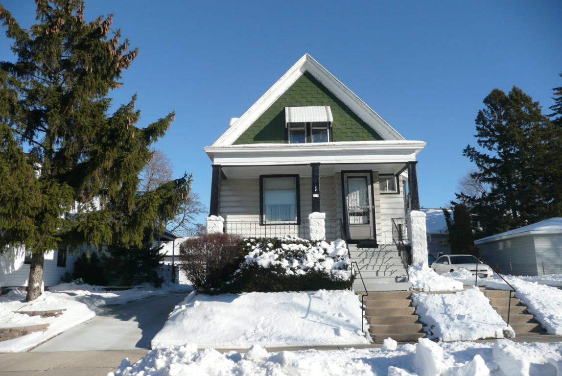 210 N 61st St Milwaukee, WI 53213