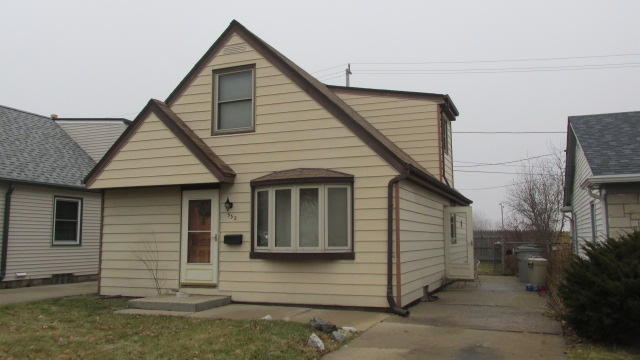 532 S 93rd St Milwaukee, WI 53214