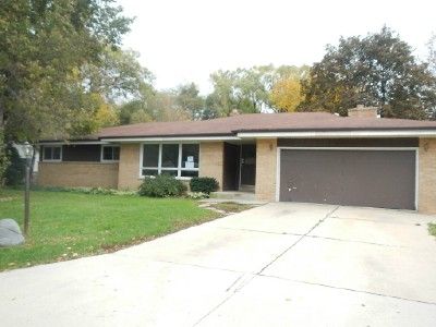 567 W Fransee Ln Glendale, Wi, 53217 Milwaukee County Milwaukee, WI 53217