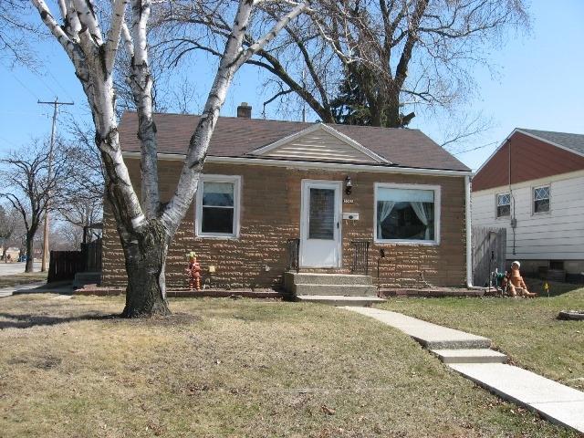 3504 S 34th St Milwaukee, WI 53221