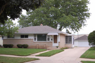 7711 W Fiebrantz Ave Milwaukee, WI 53222