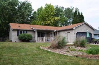 2812 Stonebridge Dr Racine, WI 53404