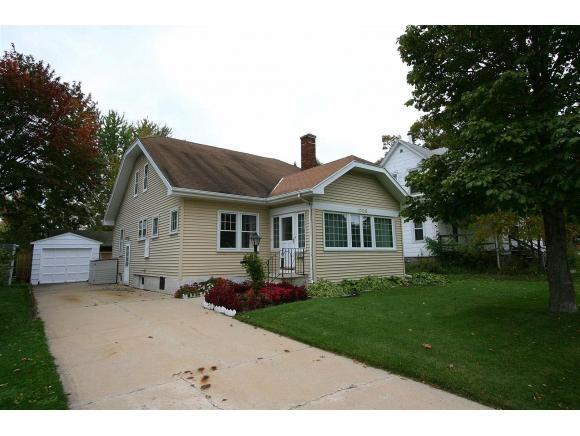 1106 Crooks St Green Bay, WI 54301