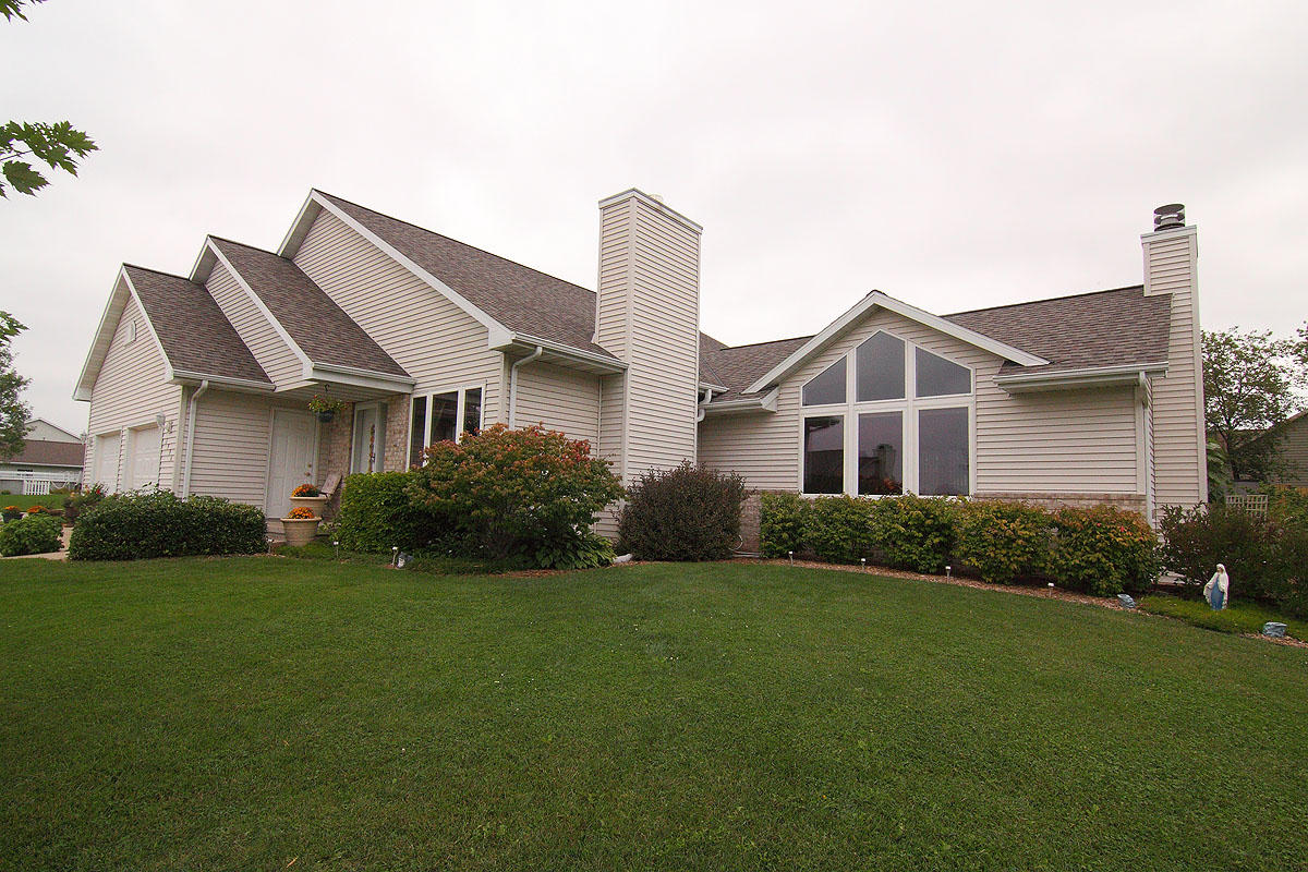 2996 Madrid Dr Green Bay, WI 54311