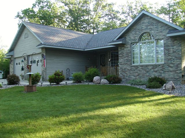 1215 Lakeview Dr Hatley, WI 54440