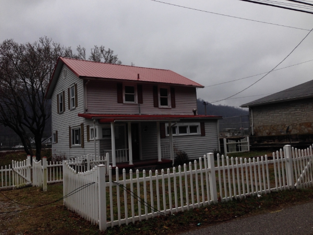 404 Midland Avenue Belle, Wv, 25015 Kanawha County Belle, WV 25015