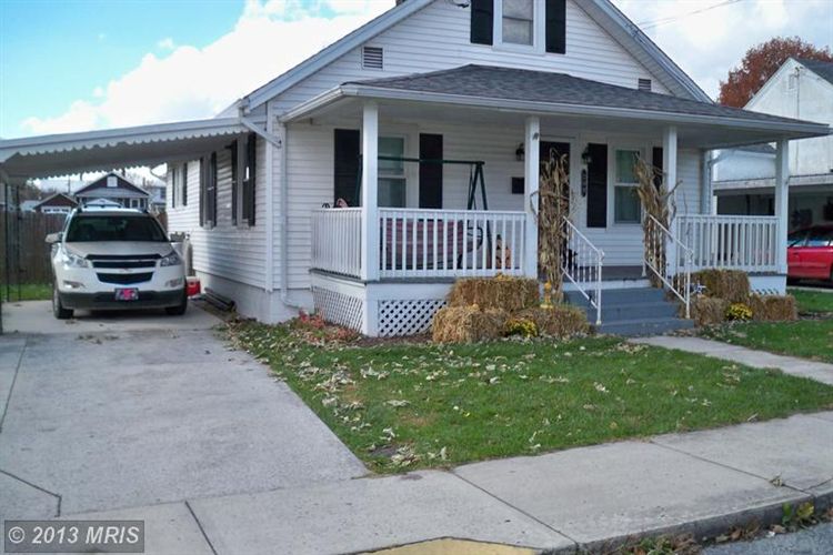 208 Pierpont Street Petersburg, WV 26847