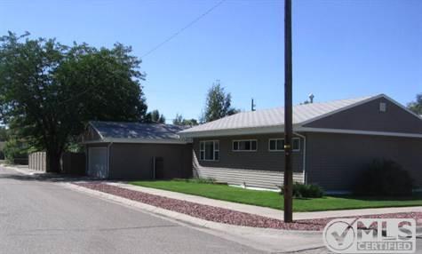 436 N 3rd St #1 Greybull, WY 82426